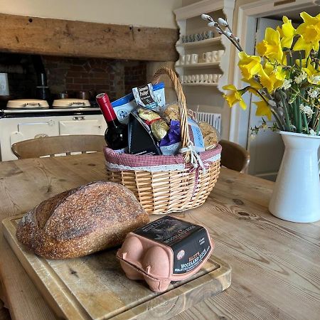 Beautiful Cotswold Farmhouse With Hot Tub Manchester Ngoại thất bức ảnh