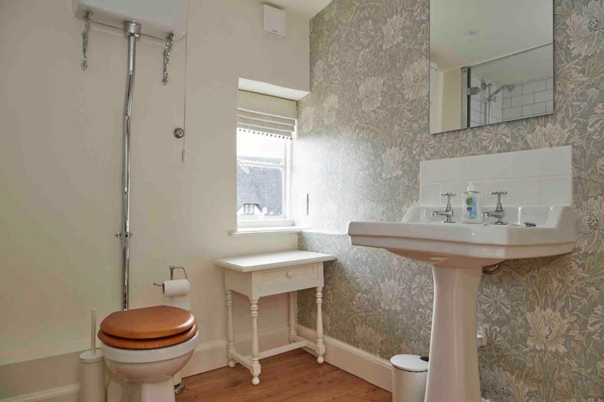 Beautiful Cotswold Farmhouse With Hot Tub Manchester Ngoại thất bức ảnh