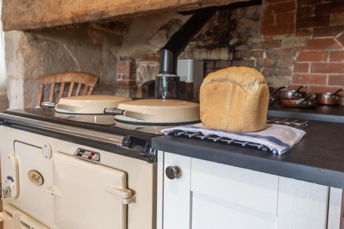 Beautiful Cotswold Farmhouse With Hot Tub Manchester Ngoại thất bức ảnh