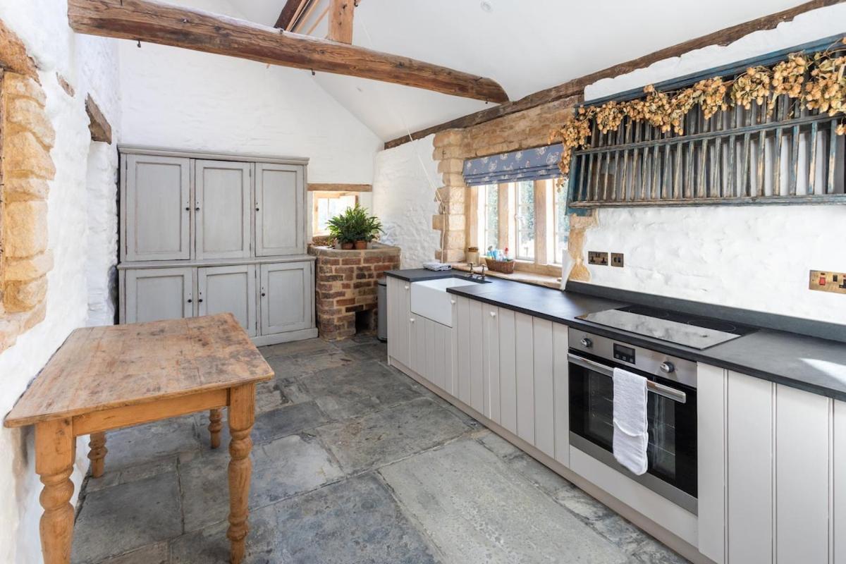 Beautiful Cotswold Farmhouse With Hot Tub Manchester Ngoại thất bức ảnh